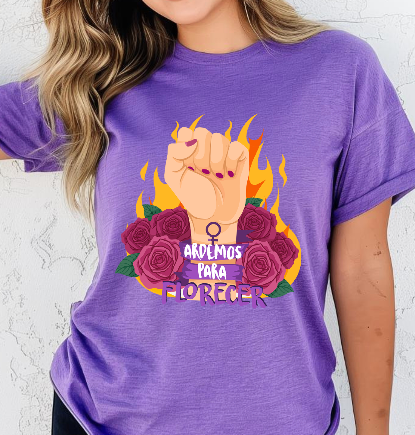 Blusa morada ardemos para florecer.