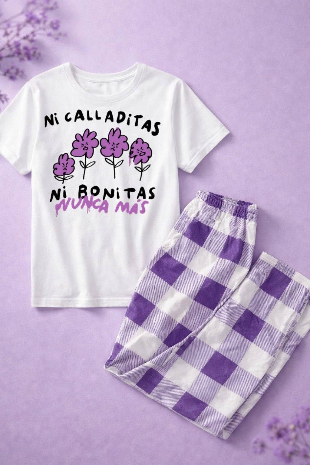 Pijama blanca y lila ni calladitas ni bonitas nunca más