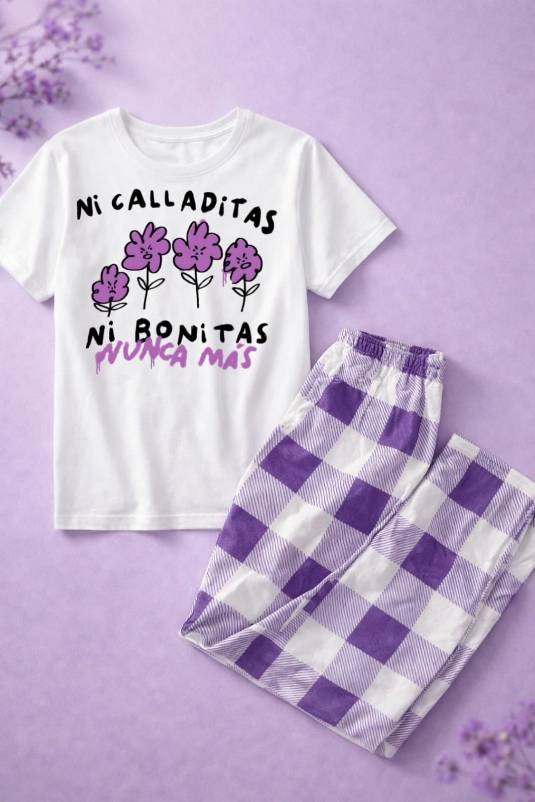 Pijama blanca y lila ni calladitas ni bonitas nunca más
