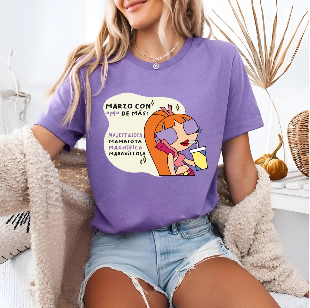 Blusa morada, Marzo con M, bombón.