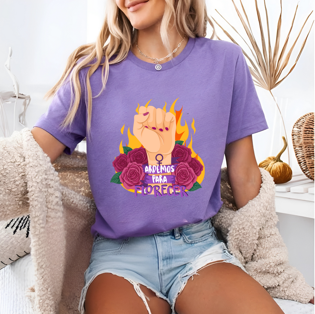 Blusa morada ardemos para florecer.
