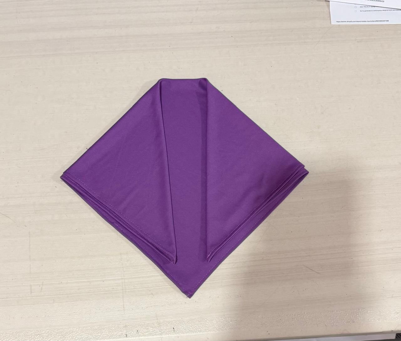 Pañuelo morado 8M💜 eres fuerte, mágica y mereces todo , tela Bombay premium.