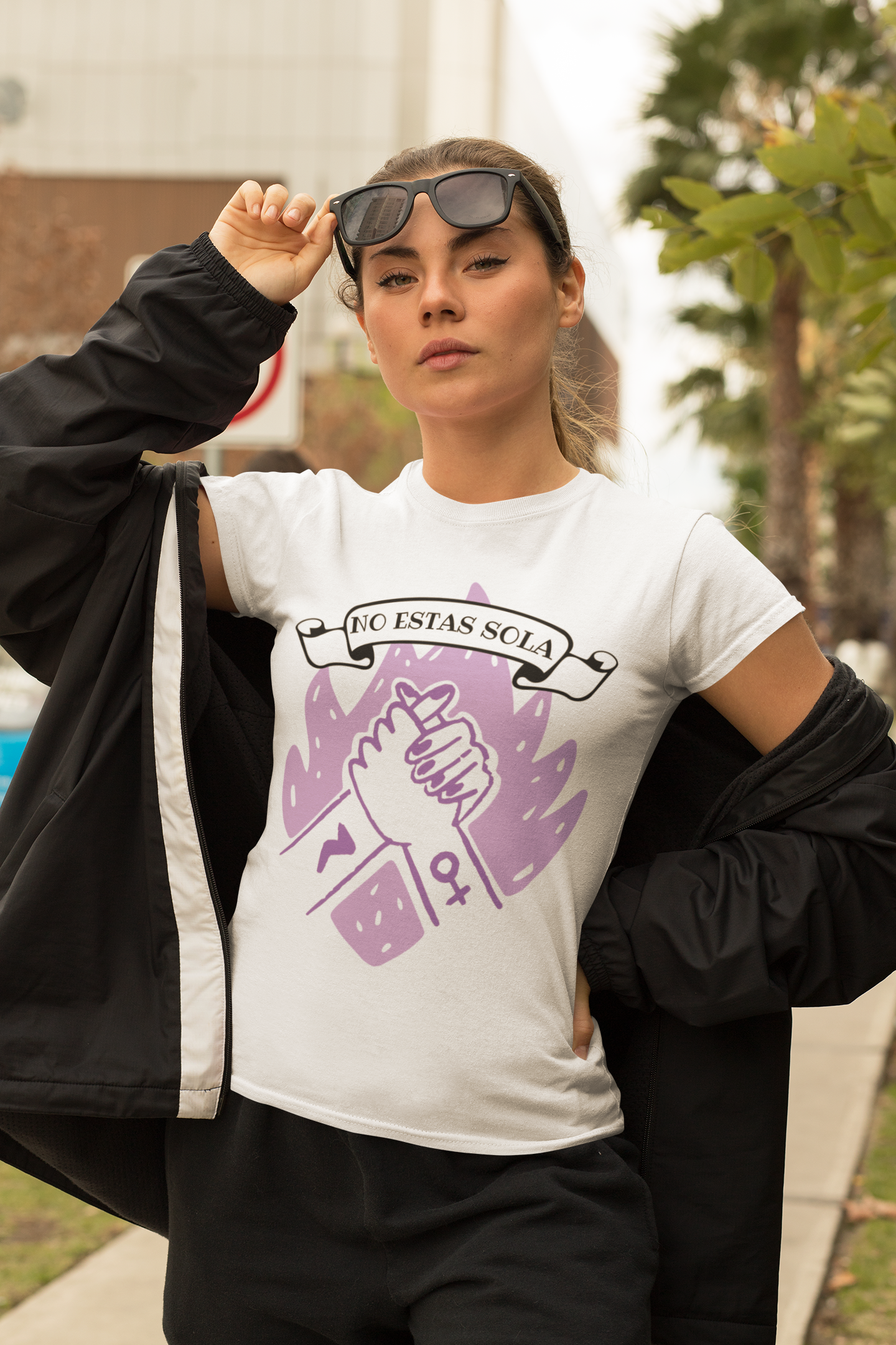 Playera blanca no estás sola manos.
